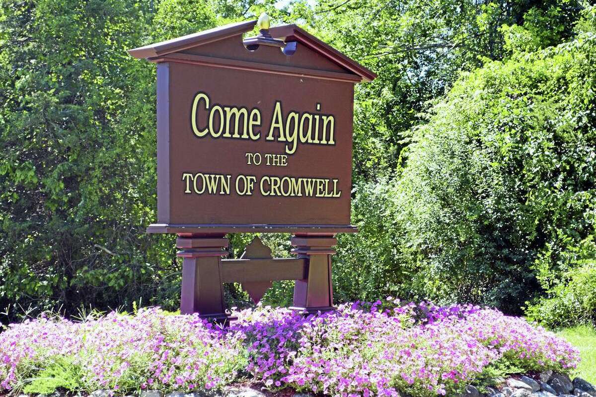Cromwell sign