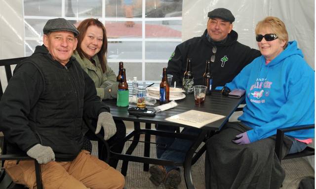 Winter weather challenges outdoor dining in Alton - Vimarsana News