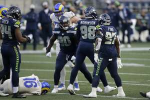 Seahawks clinch NFC West title in slugfest against Rams
