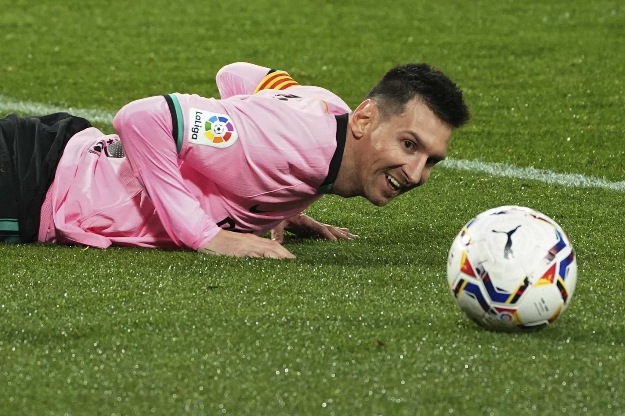 Messi floats possible U.S. move; immediate Barcelona plans unclear