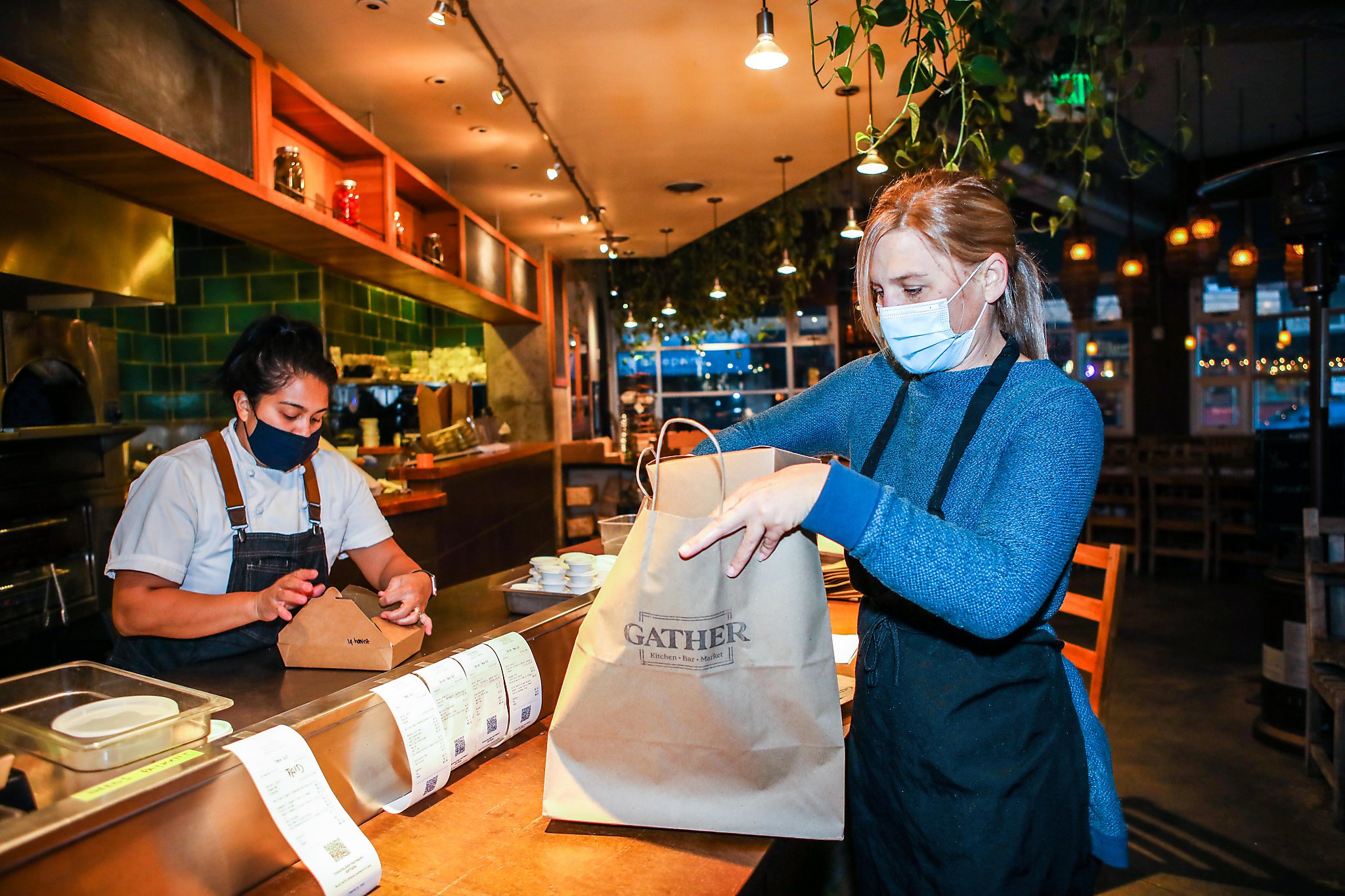 Even as Bay Area restaurants struggle, some seek to treat workers better - Vimarsana News