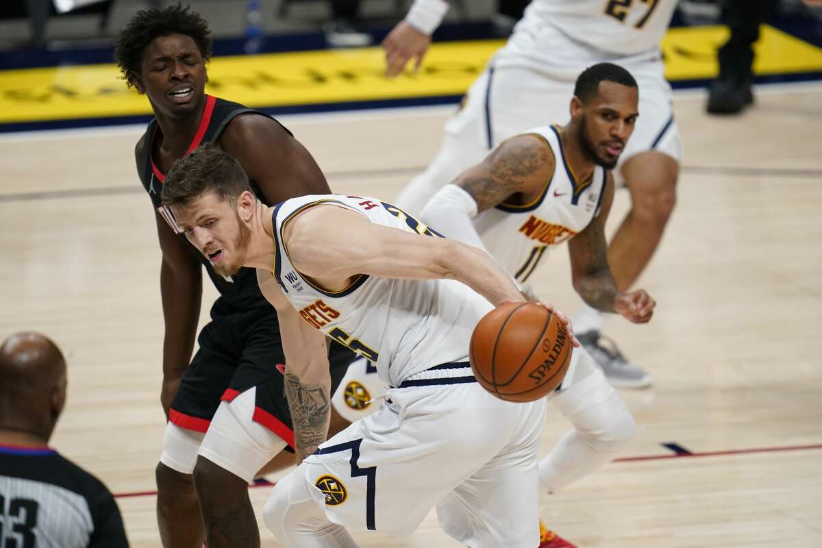 Nikola Jokic's triple-double leads Nuggets past Rockets