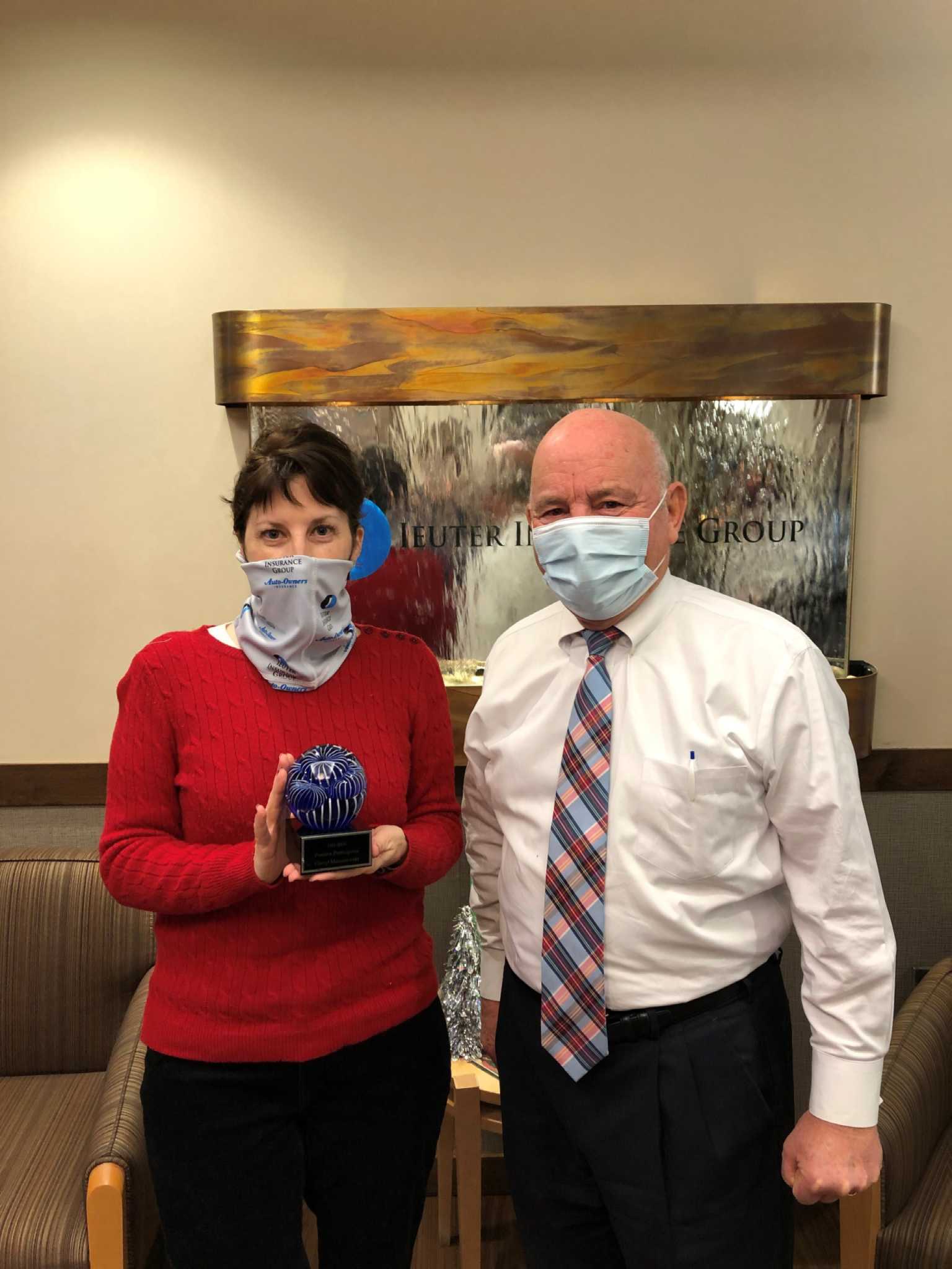 Ieuter Insurance recognizes employees - Vimarsana News