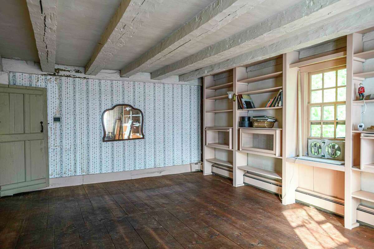 Darien historians seek to save iconic house where Washington