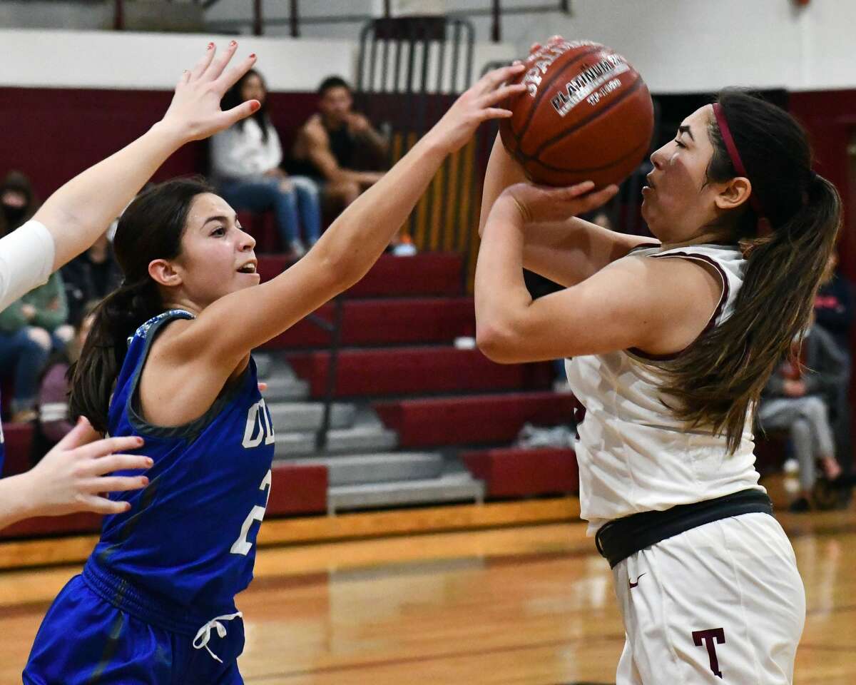 Olton picked up a pair of wins in a sweep of Tulia in non-district high school basketball games on Tuesday at Tulia. The Fillies overcame the Lady Hornets 68-64 in overtime and the Mustangs topped the Hornets 67-52.