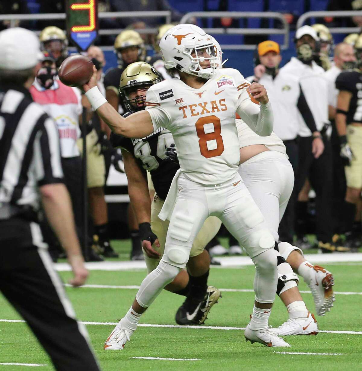 Casey Thompson shines in relief of injured Sam Ehlinger, helping Texas