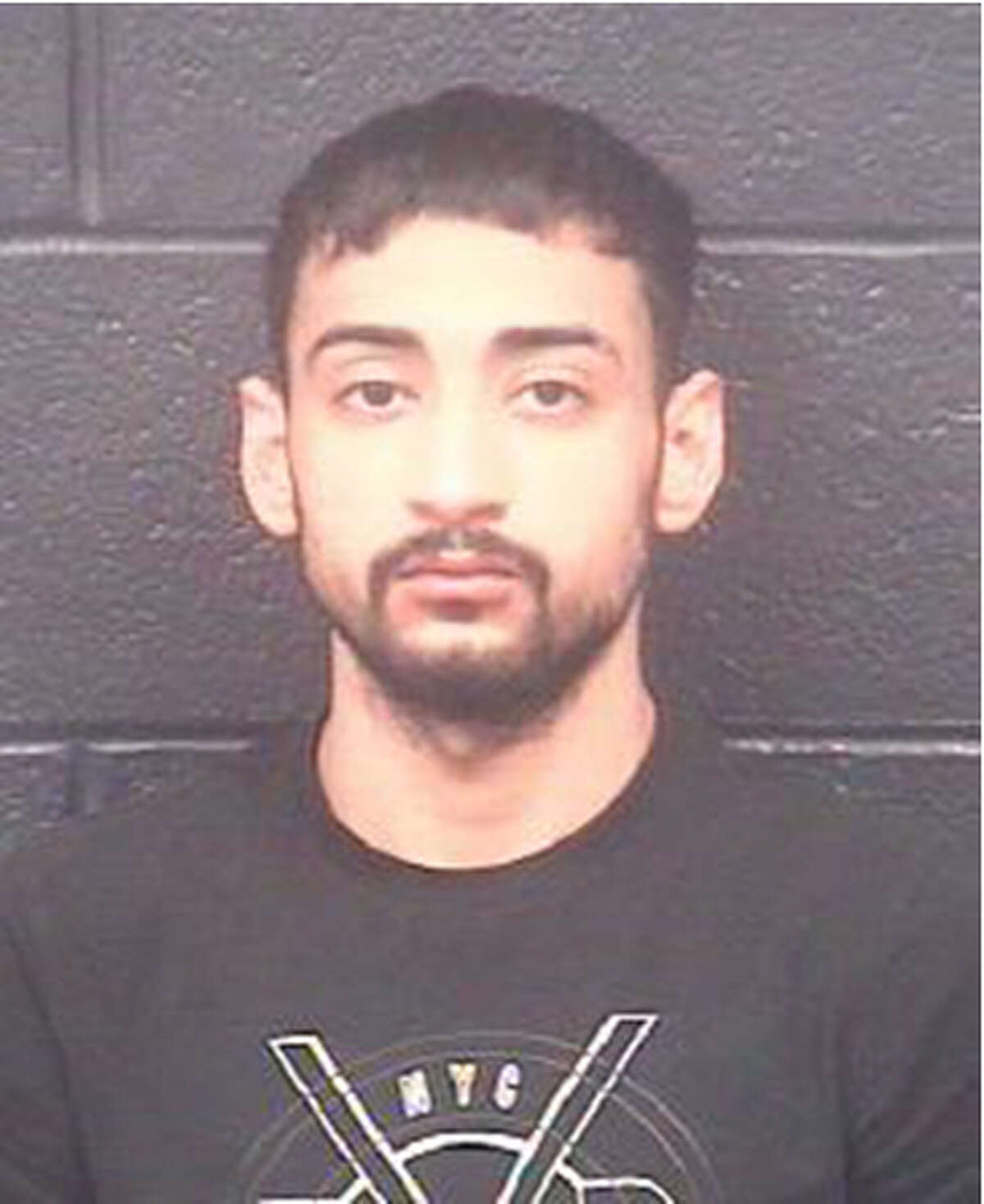 Laredo Pd Arrests Suspect On 3 Charges Seeks Another
