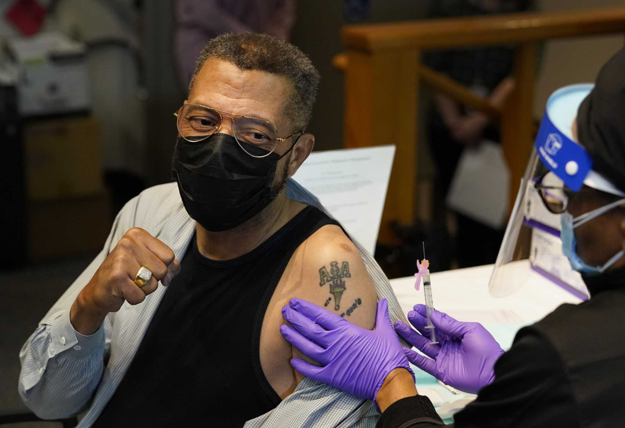 Group of Houston's Black leaders get vaccinated publicly to promote trust in at-risk communities - Vimarsana News