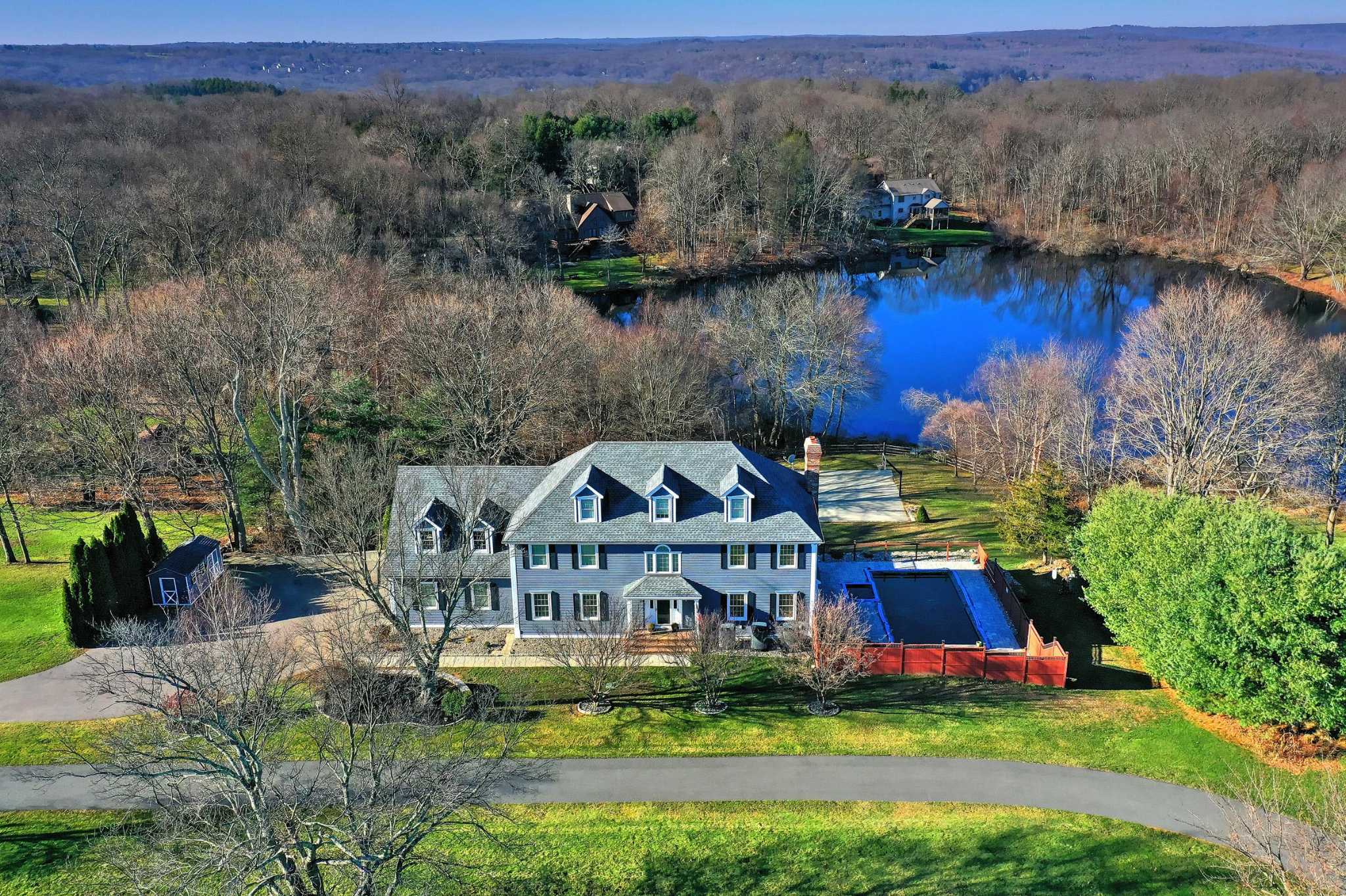 Great Hill home / 749,900