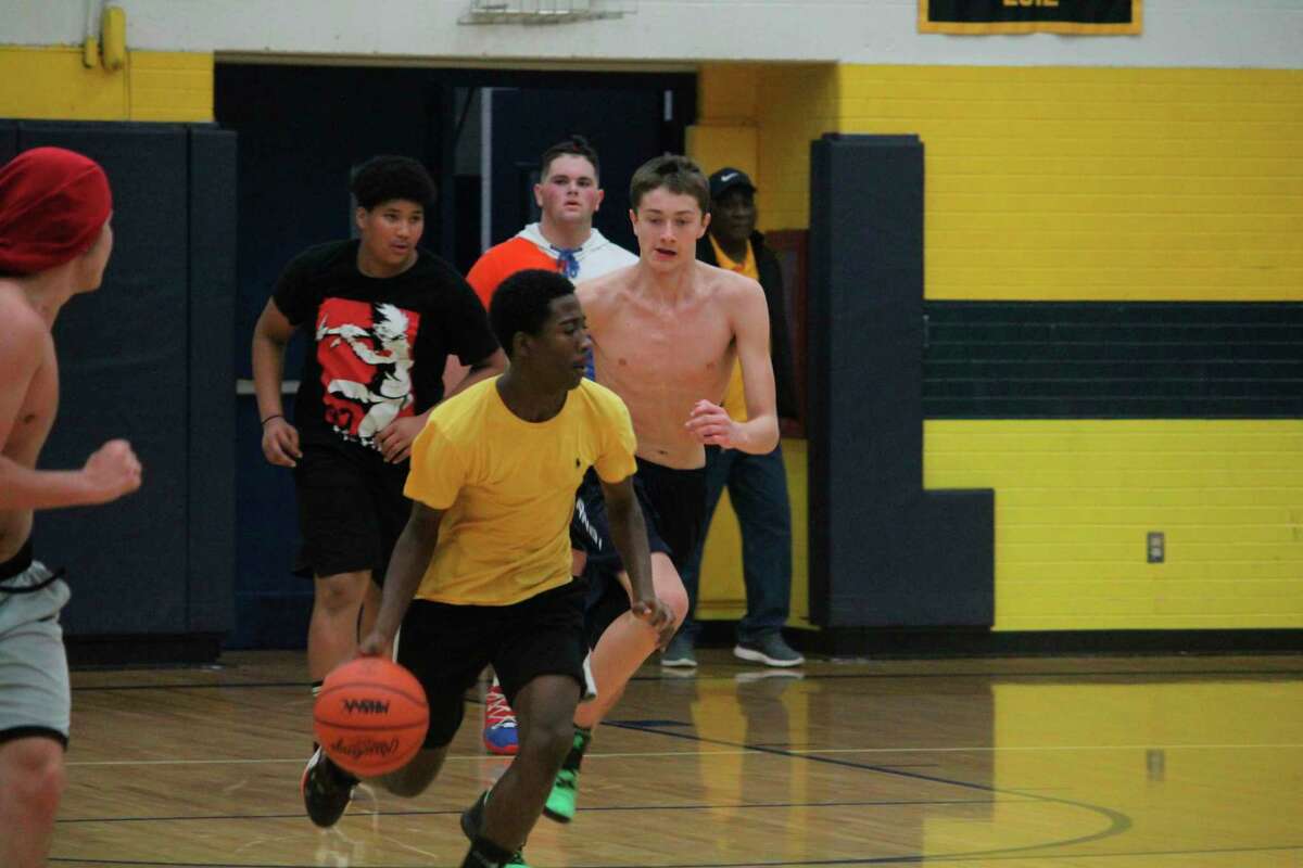 The MHSAA is hoping to start winter sports in mid-January. (Star file photo)