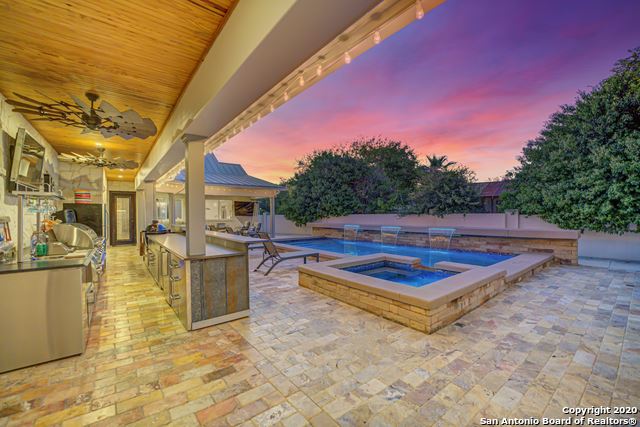 Photos: Gruene home steps from Guadalupe River lists for $1.8 million - Vimarsana News