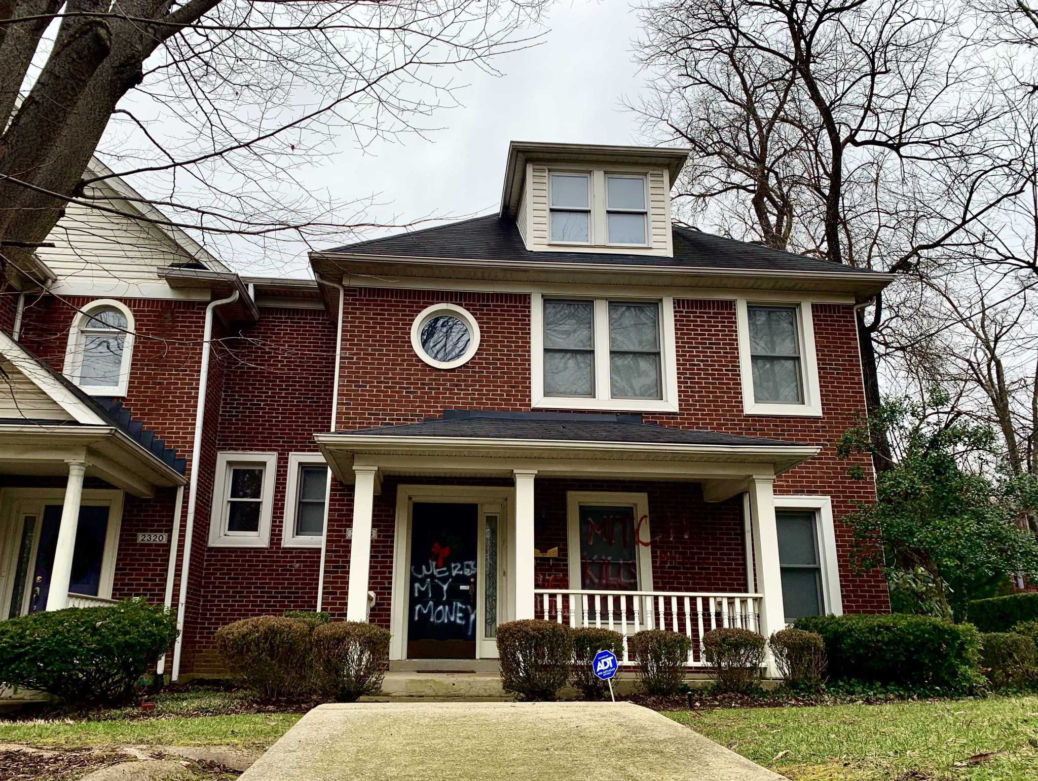 Sen. Mitch McConnell�s Louisville home defaced with spray