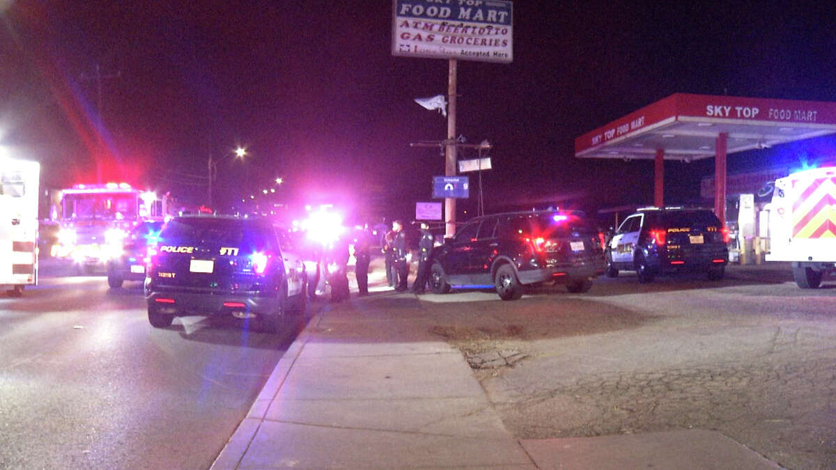 Several people were arrested and at least two injuries were reported after street racing club popped up around the city Sunday night, San Antonio police said.