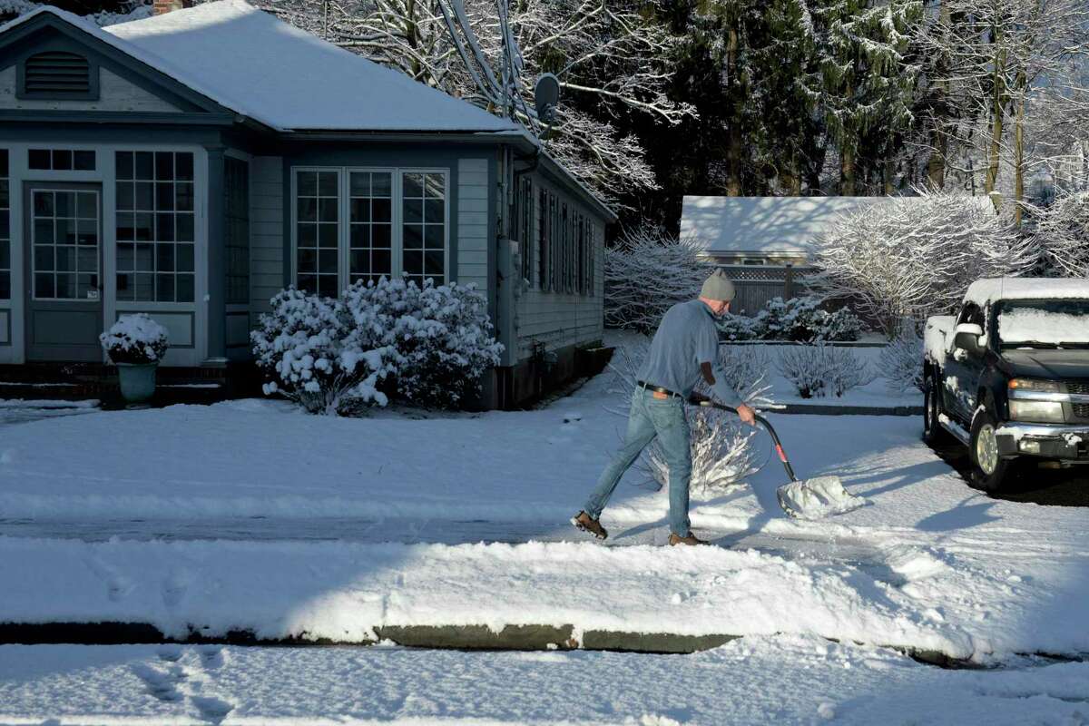 Sunday snowstorm drops 3 inches in some parts of Danbury area