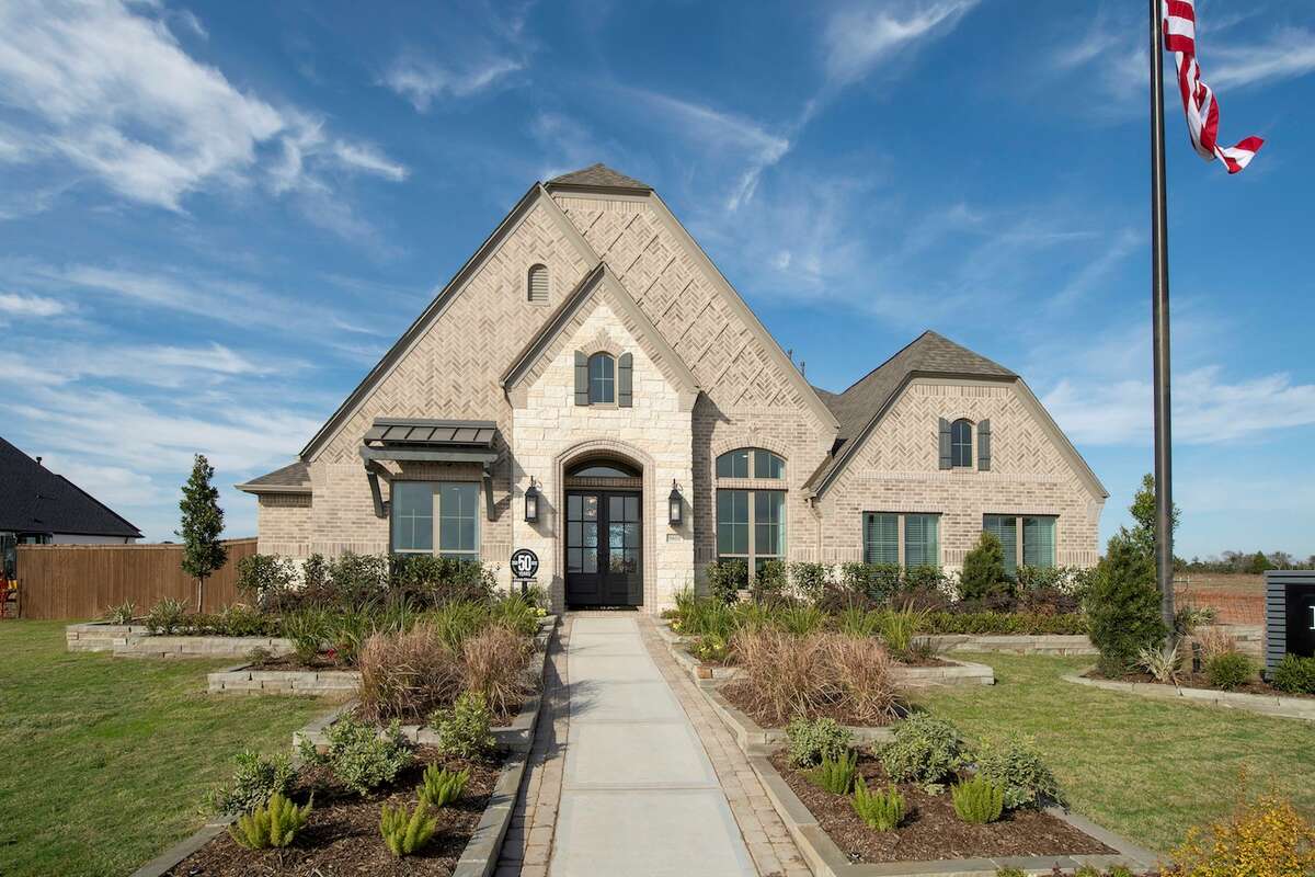 Perry Homes Builds On Large Lots In New Meridiana Neighborhood