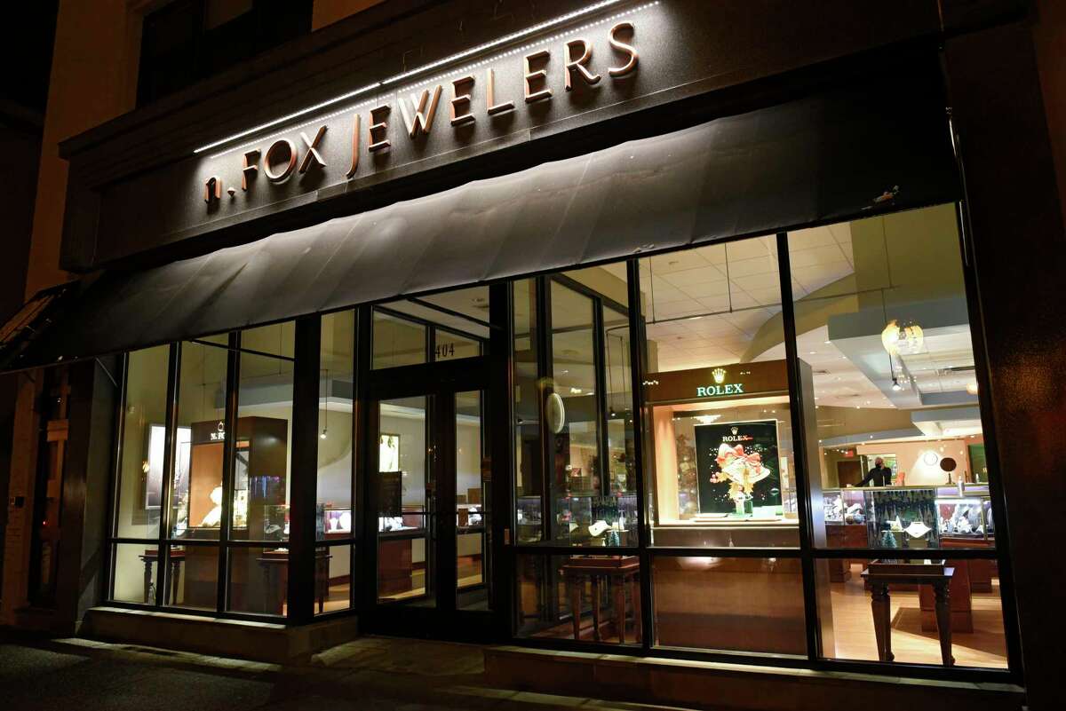Saratoga Springs jeweler tests positive for highly
