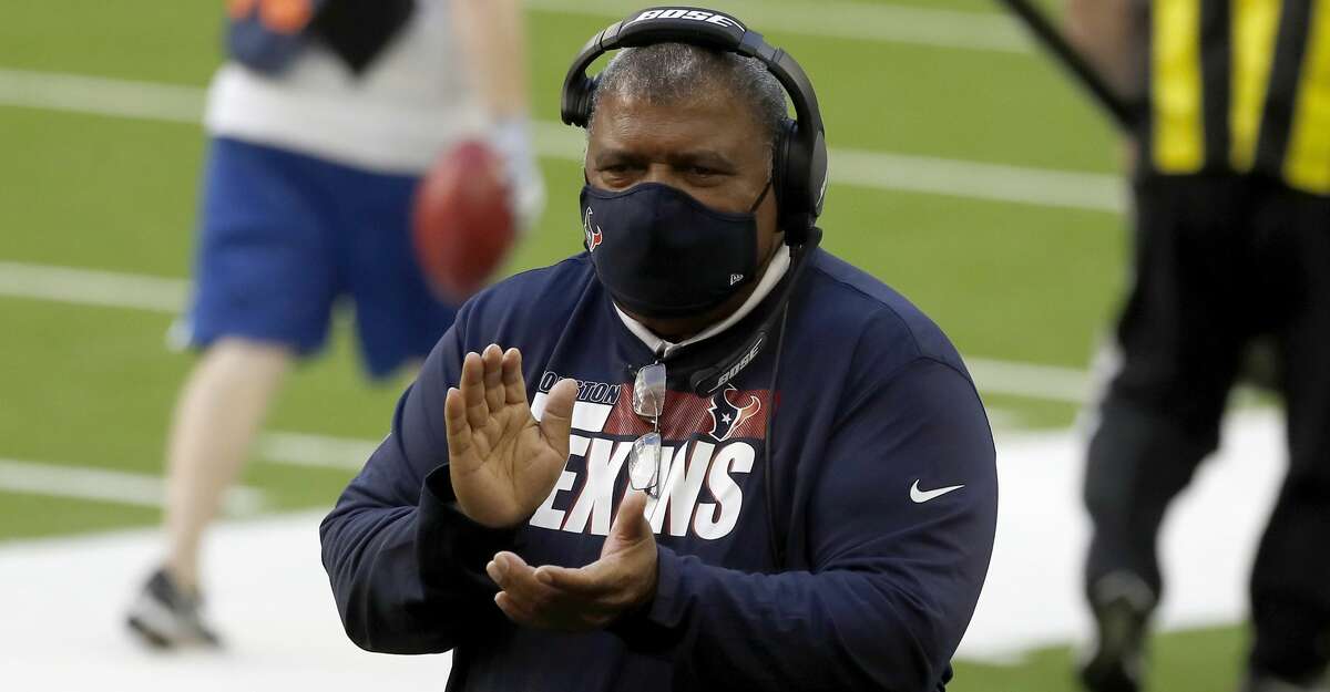 Romeo Crennel back with Texans as senior adviser