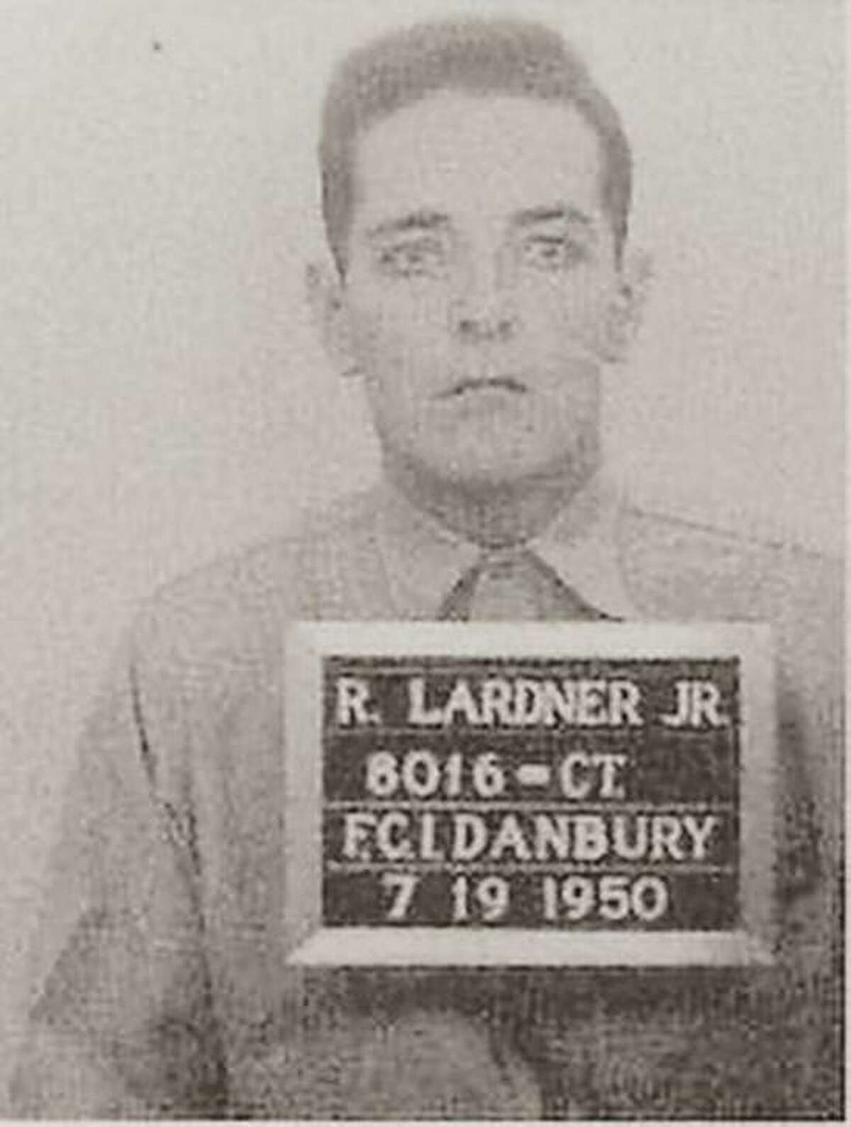 Ring Lardner Jr., aan award-winning screenwriter sentenced in July 1950 to one year in Danbury’s prison for contempt of Congress.