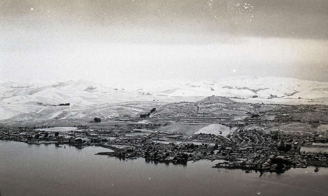 Snow covered the Bay Area in 1976. Here’s what it looked like from a plane