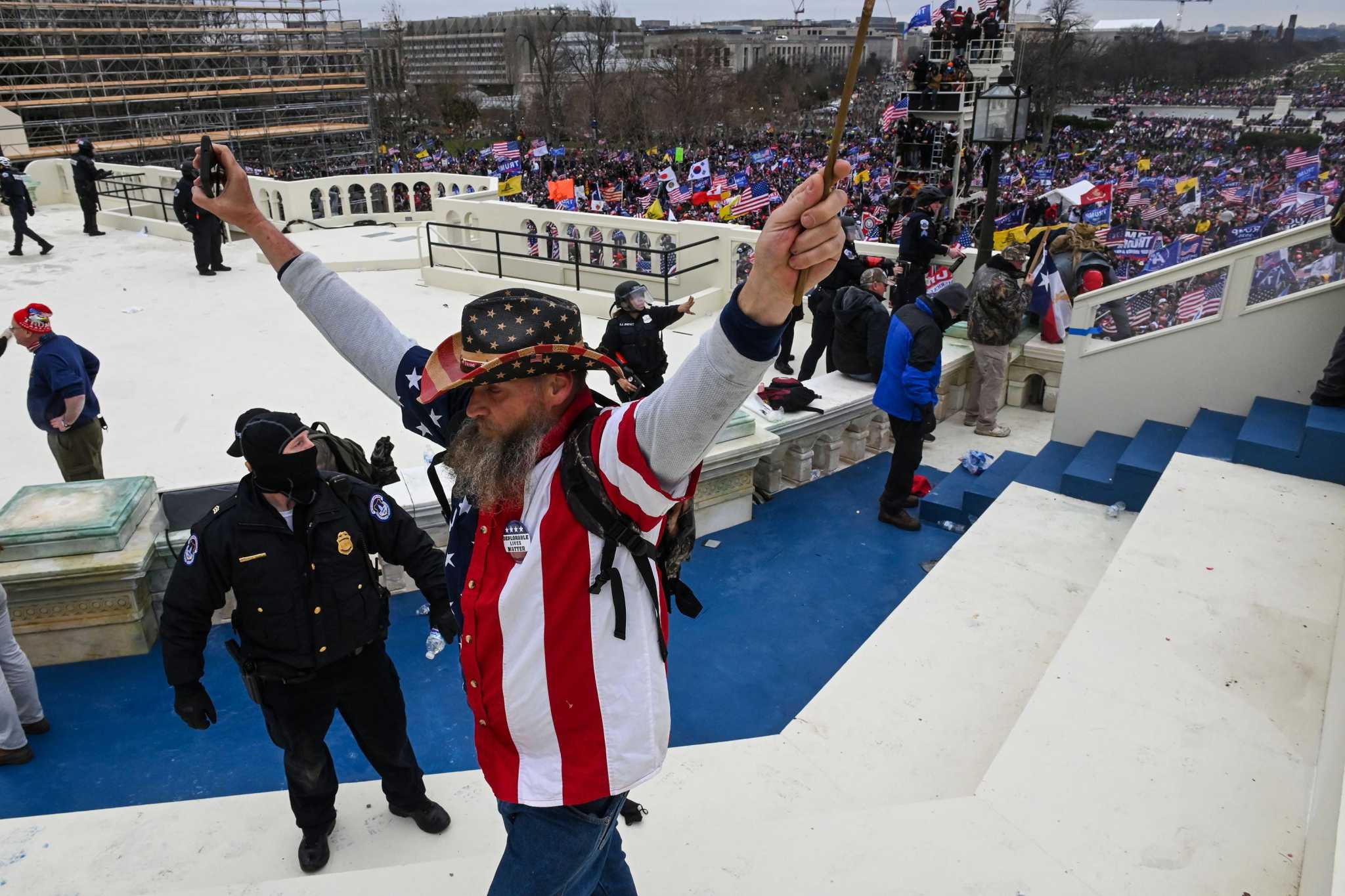 FBI seeks info on people 'actively instigating violence' after Capitol riot