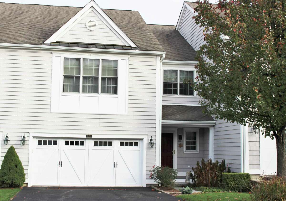 11 Great Heron Lane, Brookfield
