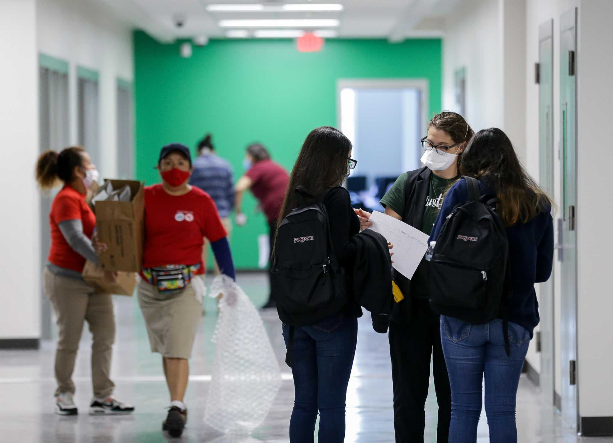 These Houston-area schools are maintaining their mask, social distancing policies - Vimarsana News
