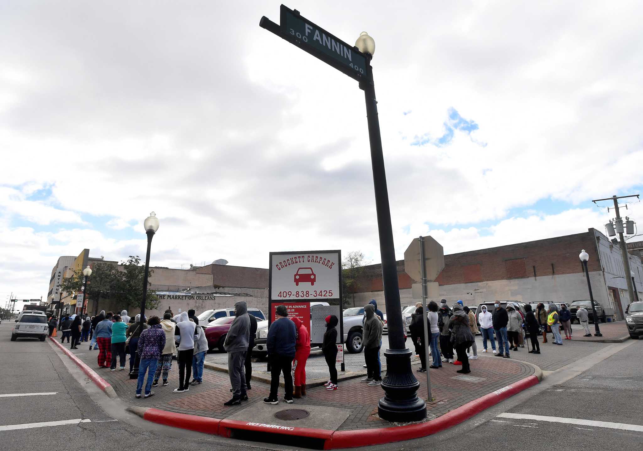 Turkey Leg Hut brings its famed fare to Beaumont