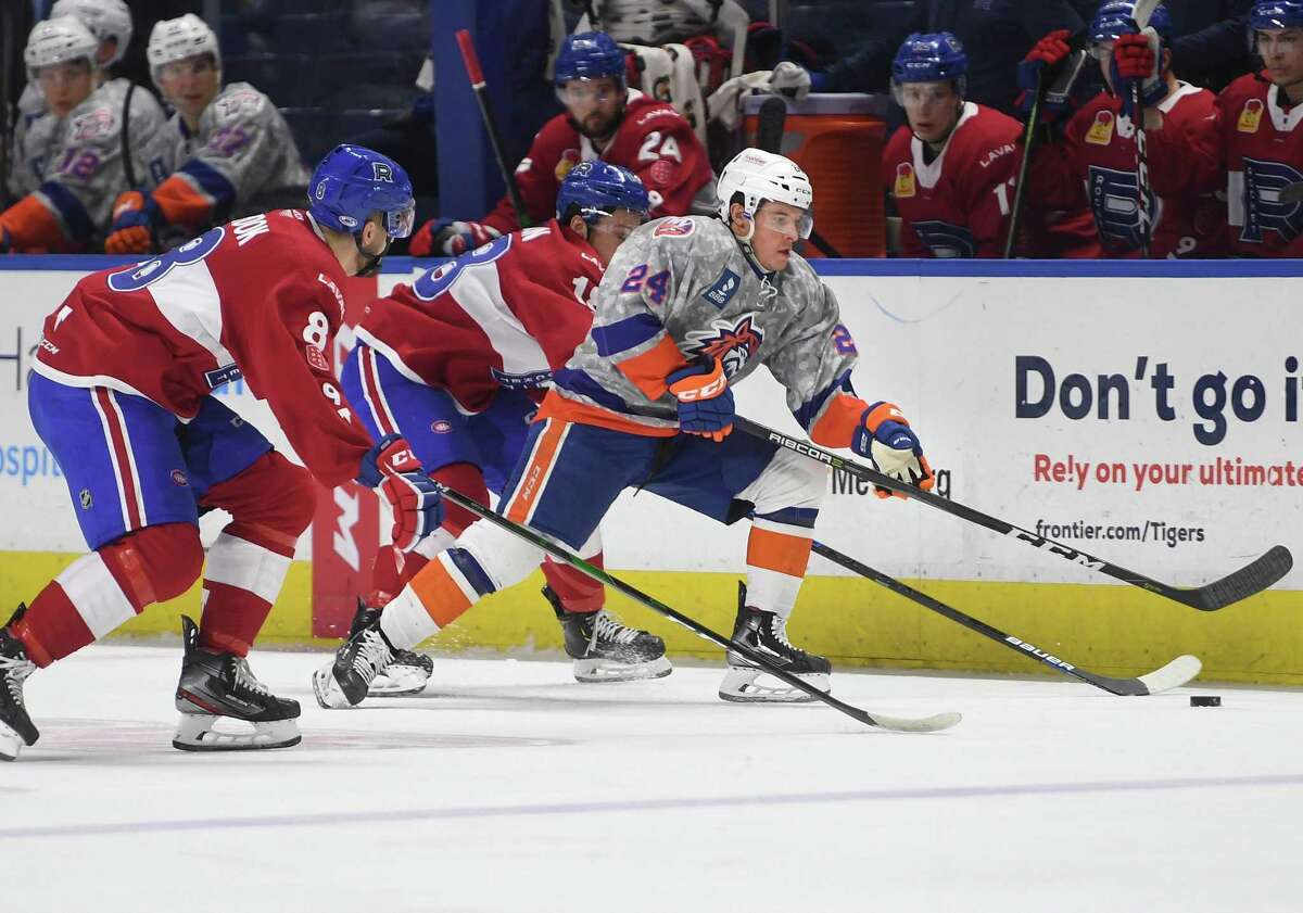 Former Bridgeport Sound Tiger Travis St. Denis has signed a contract to play for Binghamton this season.
