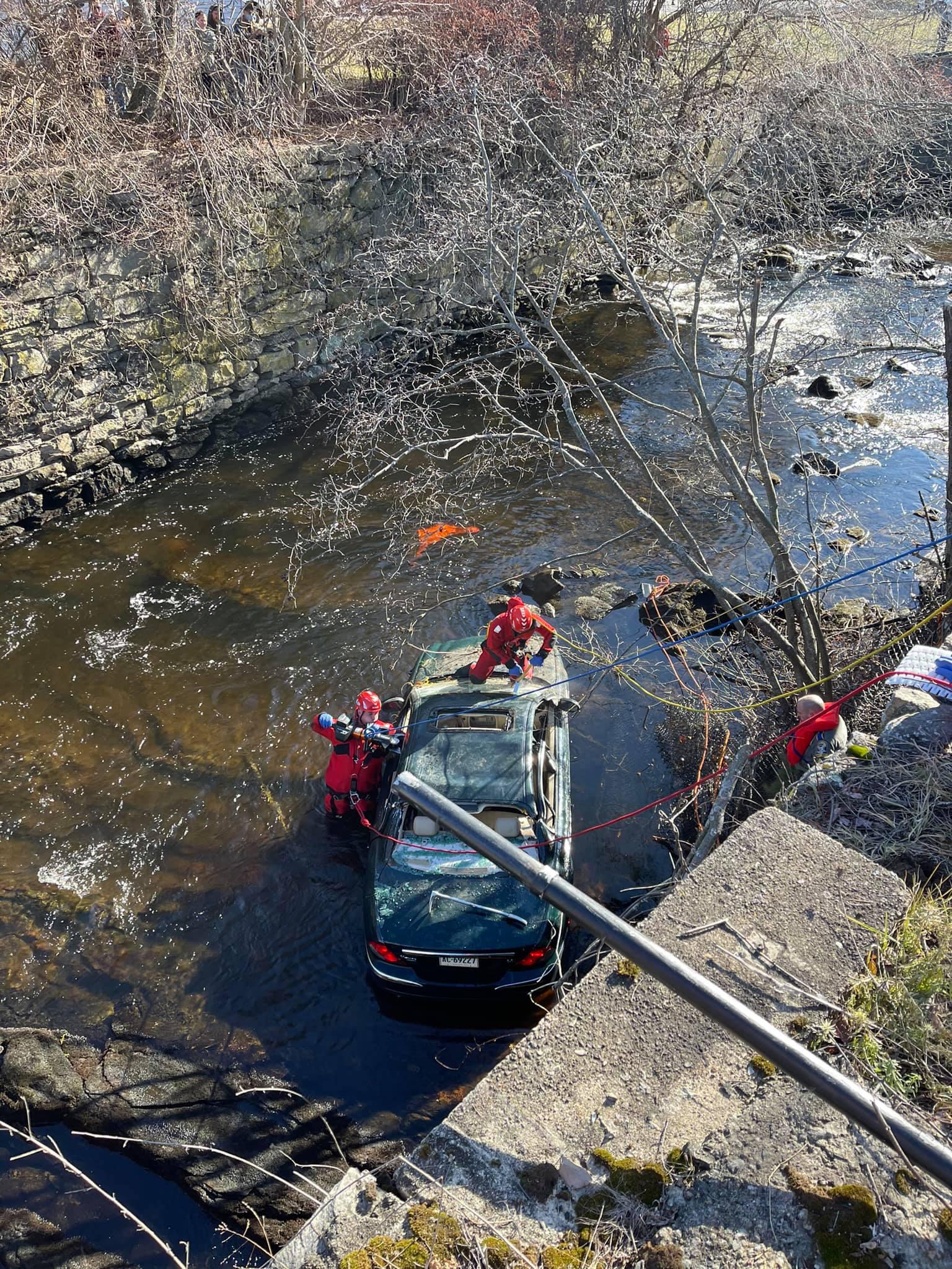 Police Man in Killingly crashes car into river, airlifted to hospital