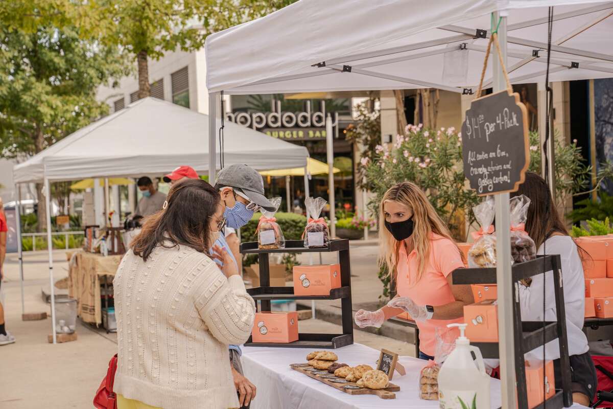 River Oaks District launches monthly farmers market