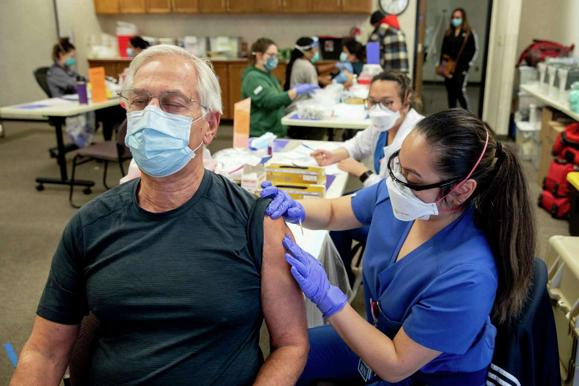 As COVID vaccine eligibility opens, here's how to schedule your shot in ...