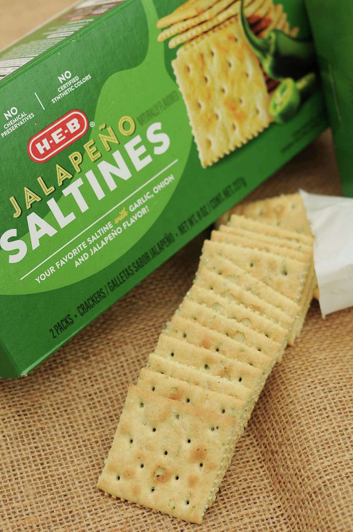 HEB’s new Jalapeño Saltines give classic crackers a South Texas burn