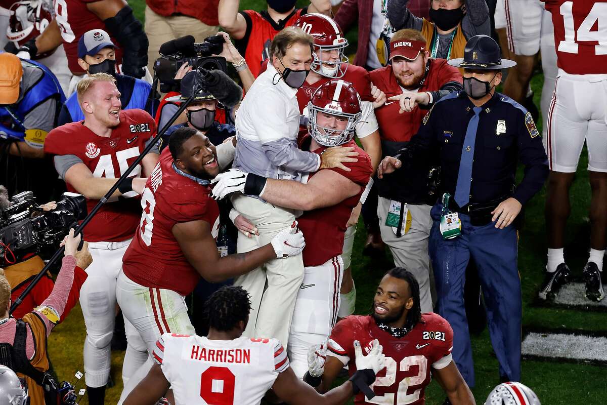 Ohio State falls to Alabama 52-24 in the National Championship