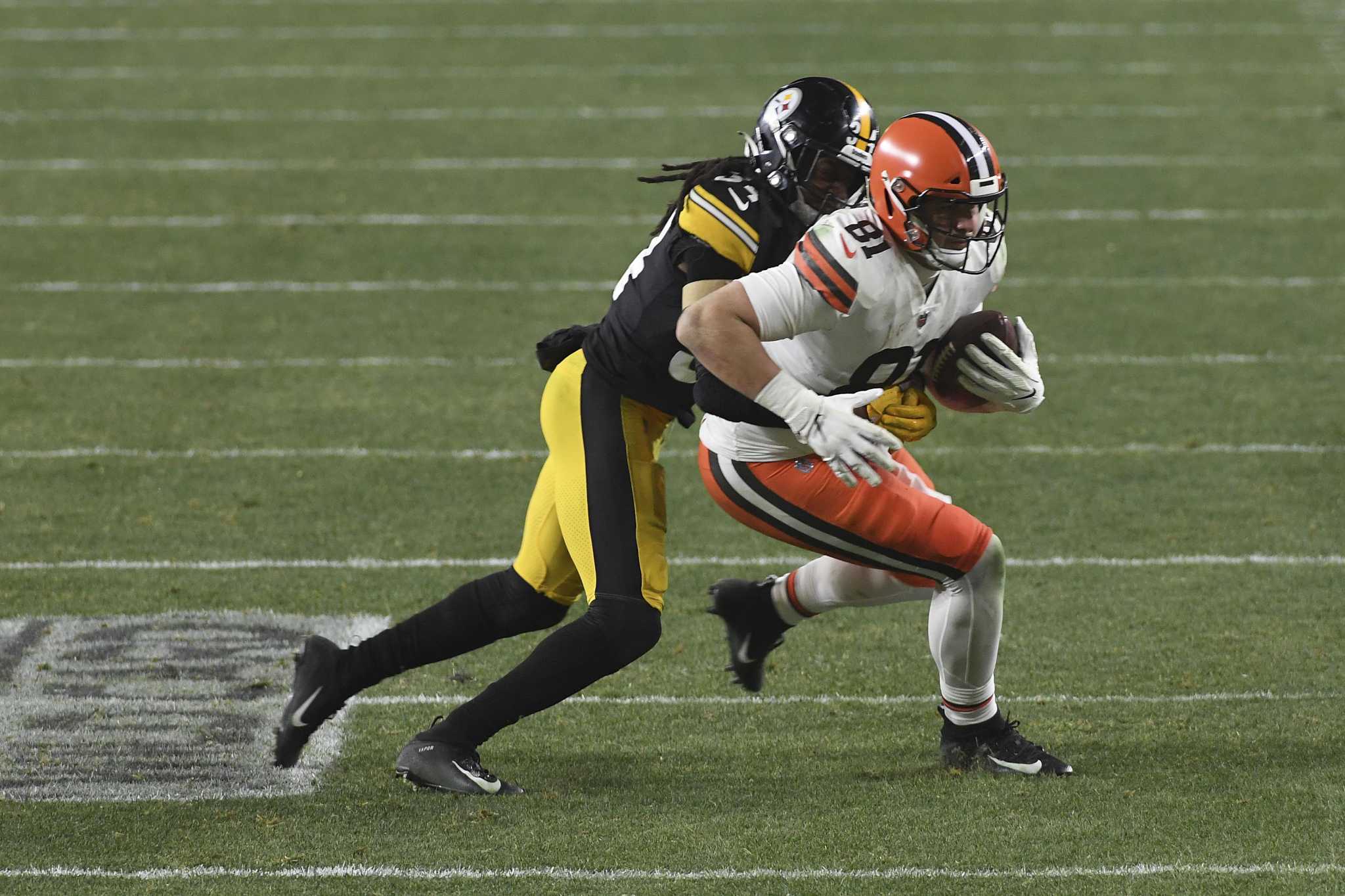 NBCUniversal's Peacock Live Streaming Browns-Steelers NFL Wild Card Game -  Media Play News