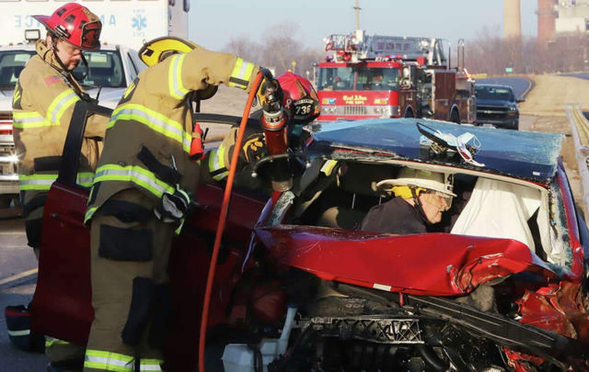 One hurt in East Alton