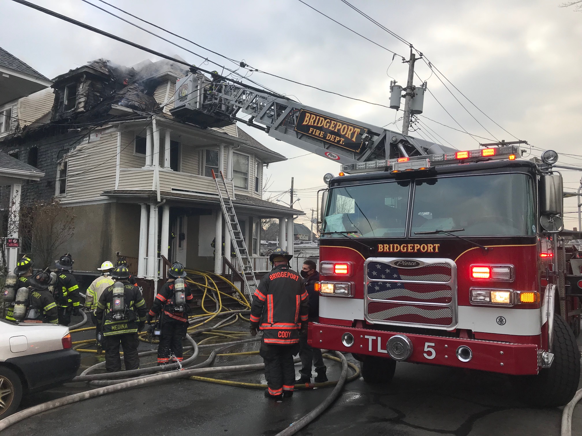 Bridgeport Firefighters Contain ‘heavy Fire On Vine Street