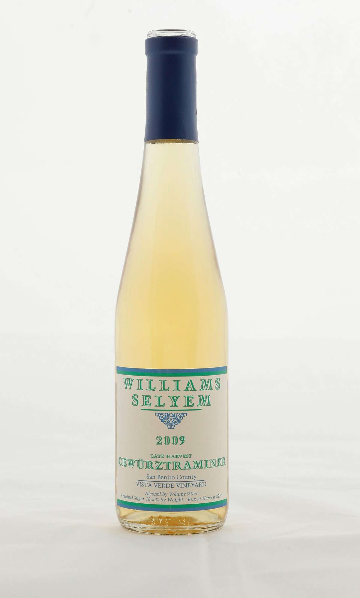 Williams Selyem除了生产黑皮诺(Pinot Noir)之外，还生产其他几种葡萄酒，比如这款晚收的琼瑶浆(Gewurztraminer)。