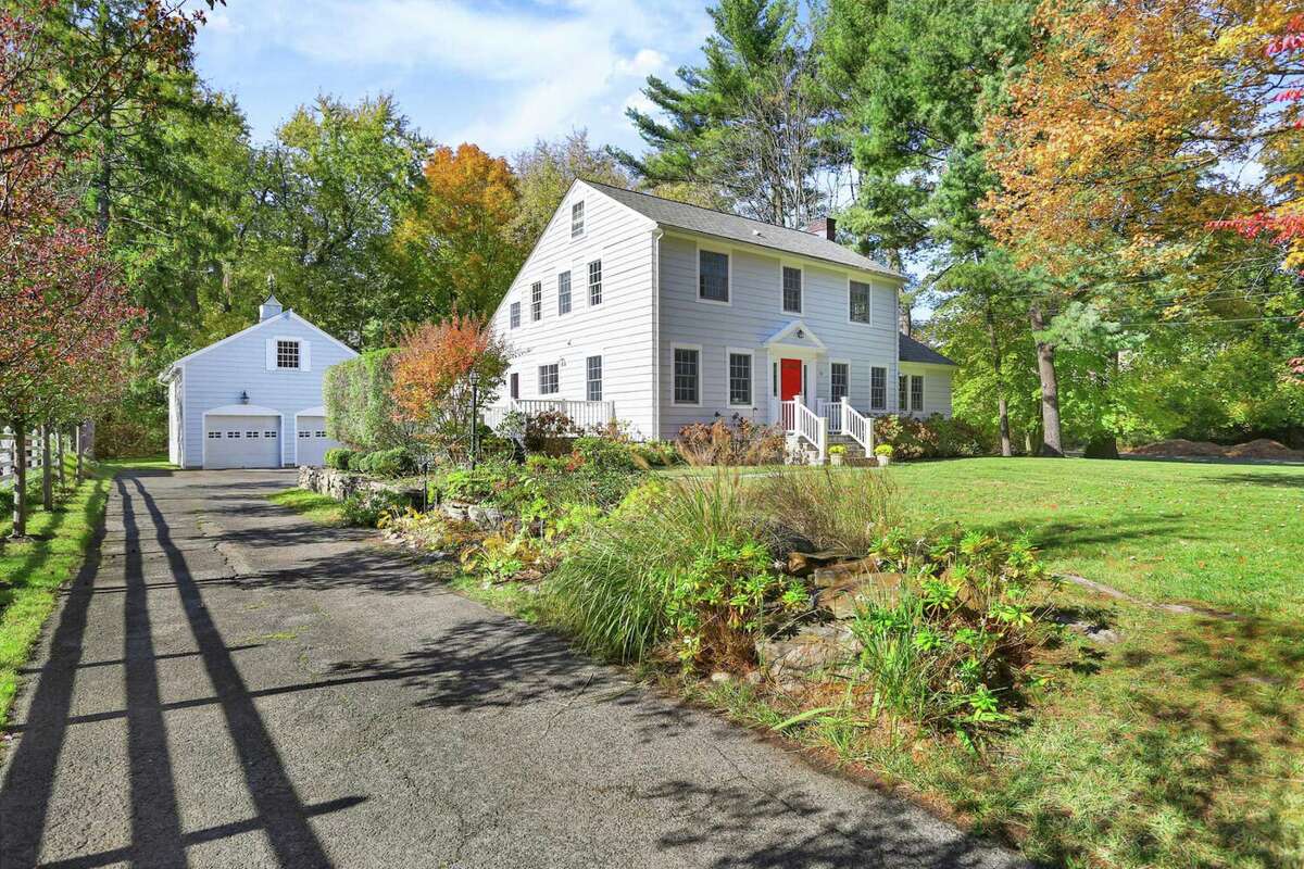 4 bedrooms on Belle Haven peninsula/1.265 million