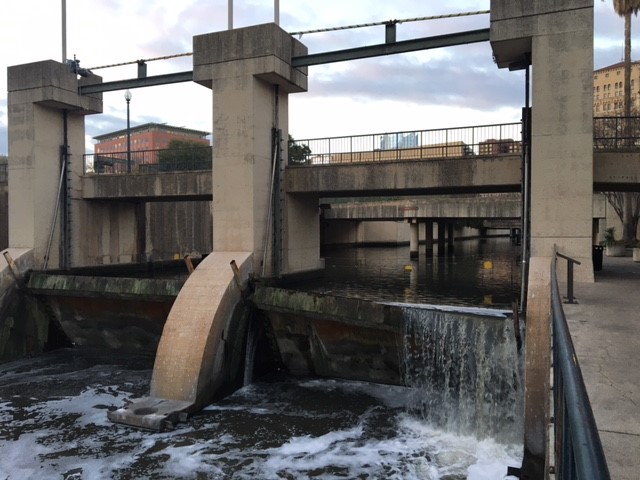 Flood gate breaks on San Antonio River near downtown - Vimarsana News