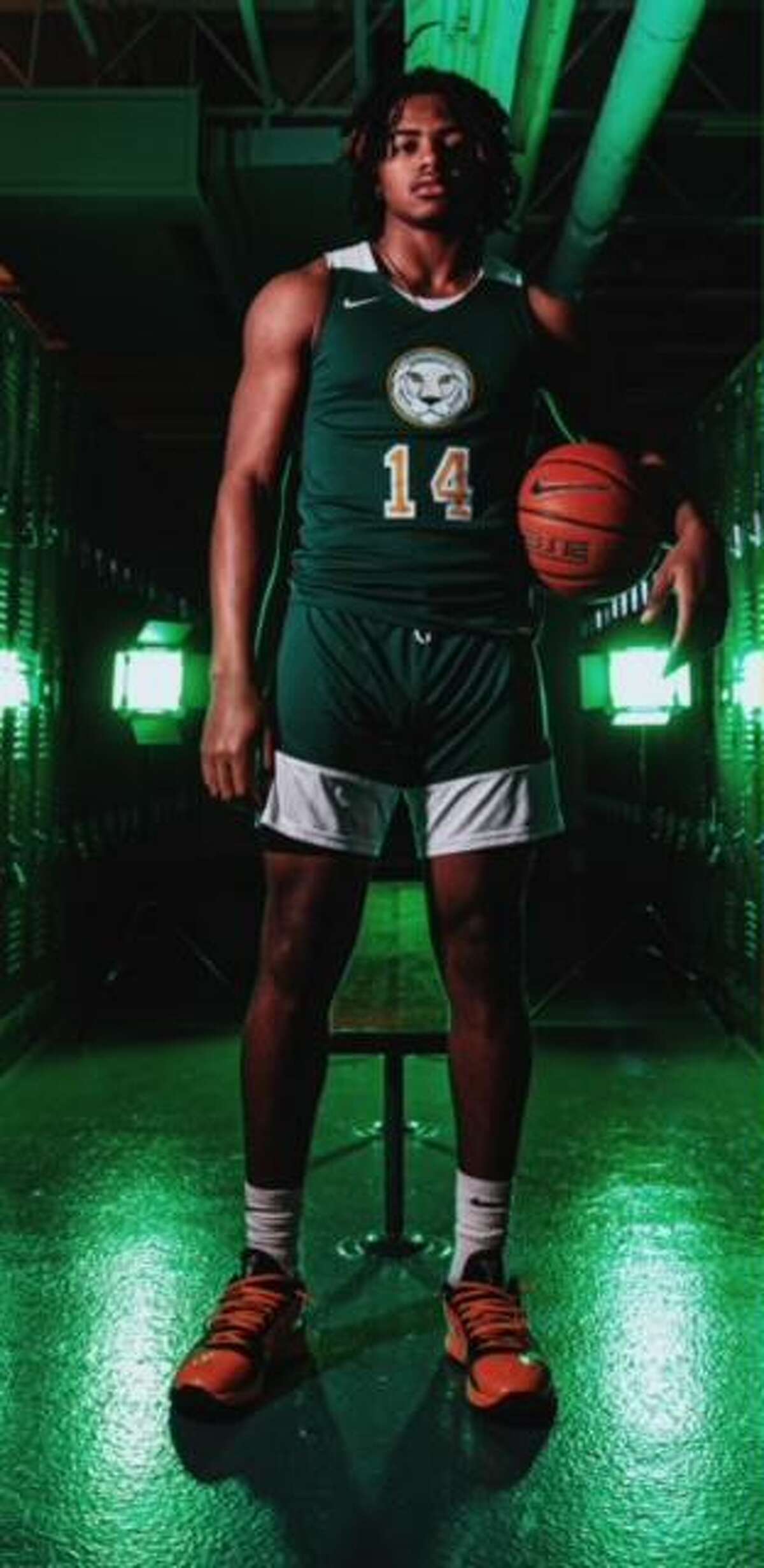 Corey Floyd Jr., a 6-foot-4 guard out of Roselle Catholic in New Jersey, became UConn's first Class of 2022 commit on Thursday night.