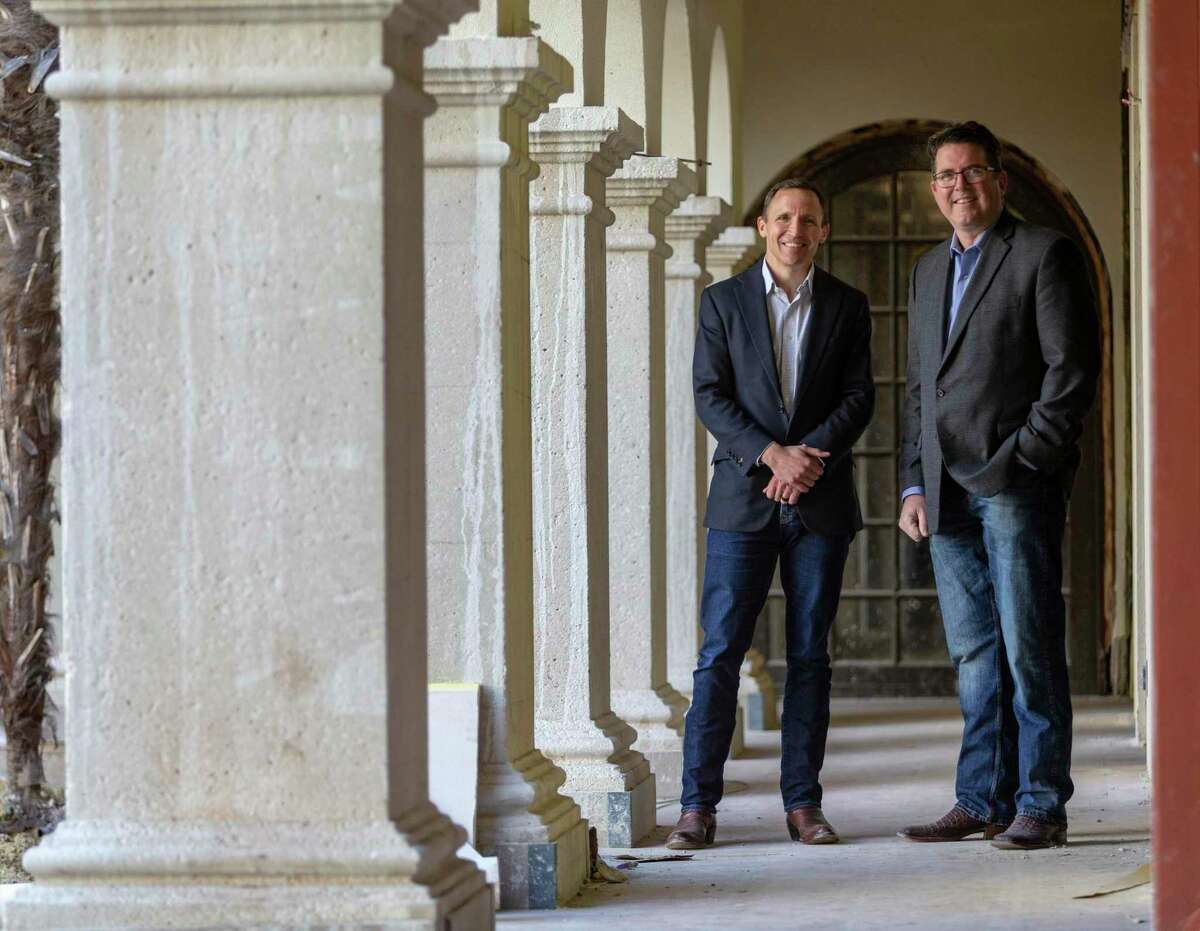 Charles Leddy, left, is CEO of Presidian Hotels & Resorts, and Brian Strange is president and CEO of Don Strange of Texas Inc. The two are teaming up on the restaurant for Estancia del Norte.