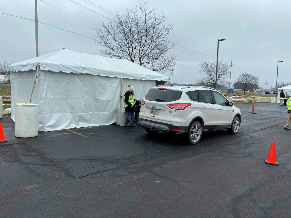 Munson Healthcare Manistee Hospital had its first drive-thru COVID-19 vaccine clinic on Thursday. Munson Healthcare on Jan. 15 announced it is expanding its COVID-19 vaccination efforts to include all residents of communities served by Munson Healthcare hospitals who are 86 years old and older. (File photo)