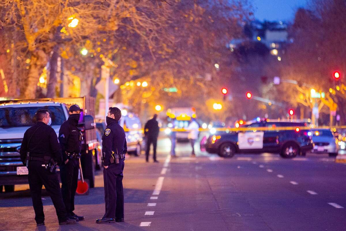 Oakland shooting near Lake Merritt leaves 1 dead, 1 wounded