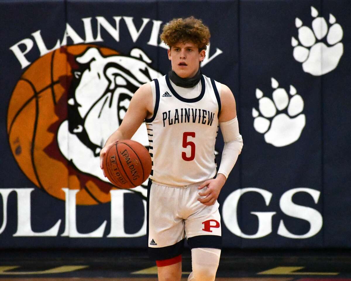 The Plainview boys basketball team suffered a 63-51 loss to Canyon Randall in a District 3-5A contest on Friday in the Dog House.