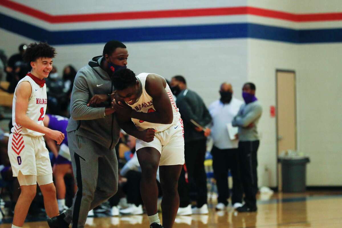 BOYS HOOPS: Oak Ridge pulls away from Willis for 13-6A win