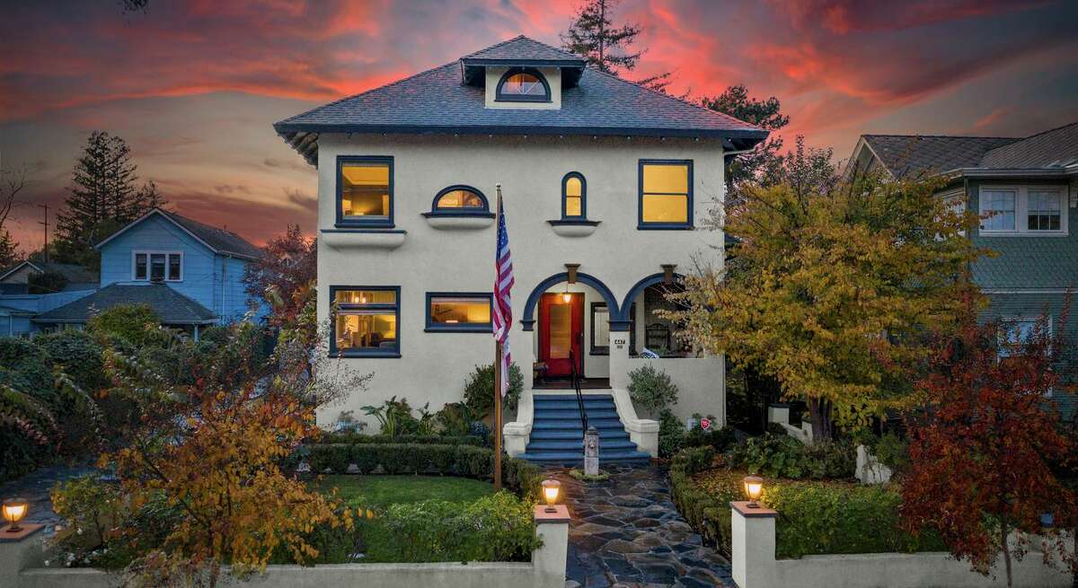 Striking Napa abode once home to Clark Gable includes classical detail