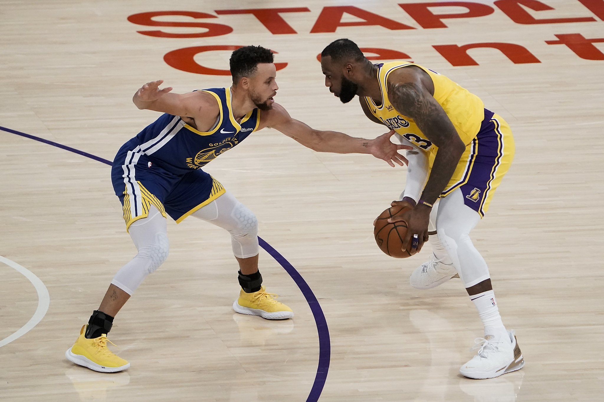 Could Warriors’ Steph Curry follow LeBron James’ blueprint for longevity? - San Francisco Chronicle