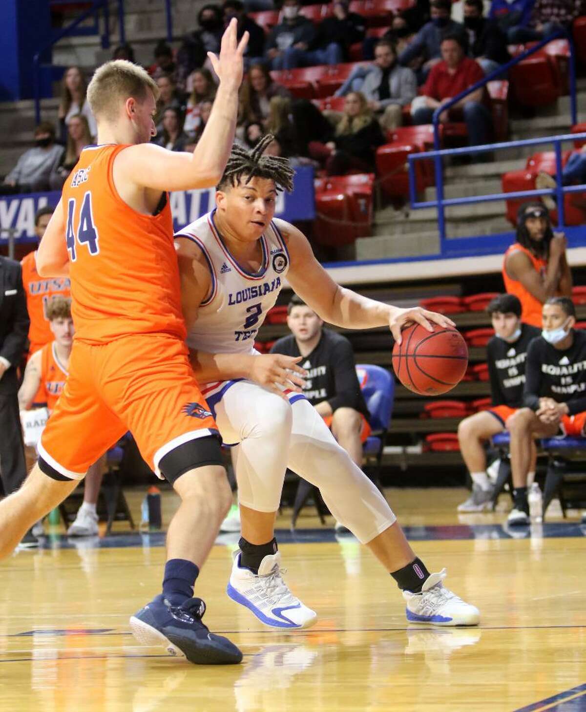 Port Arthur native Kenneth Lofton Jr. posted his third double-double of the season against UTSA.