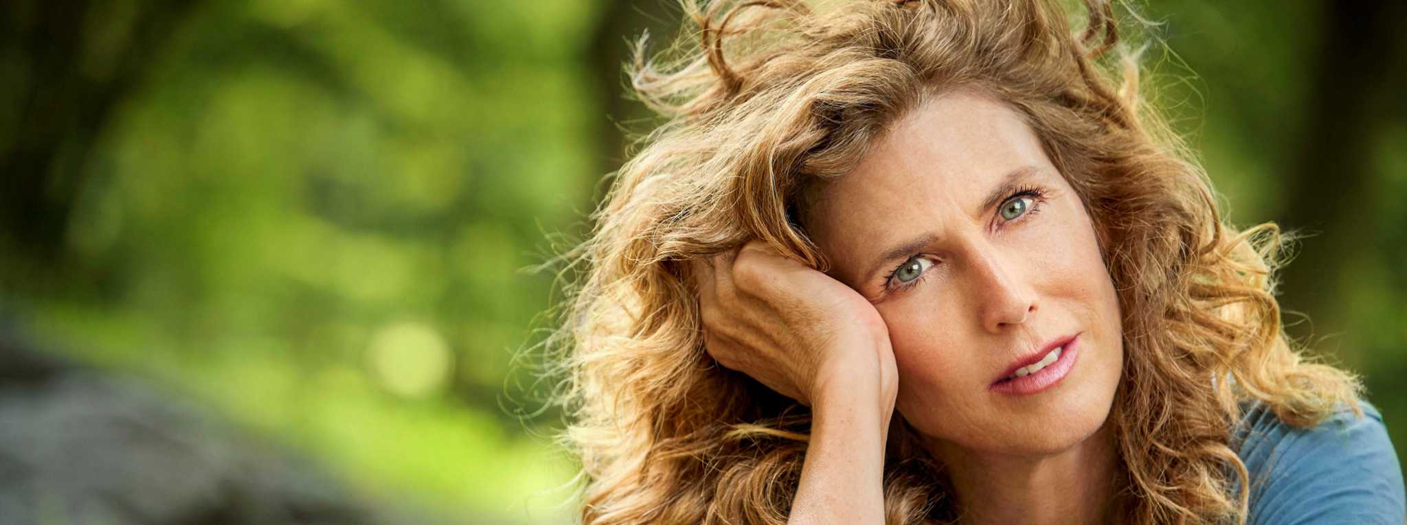 Concert Connection: See Sophie B. Hawkins At Ridgefield Playhouse