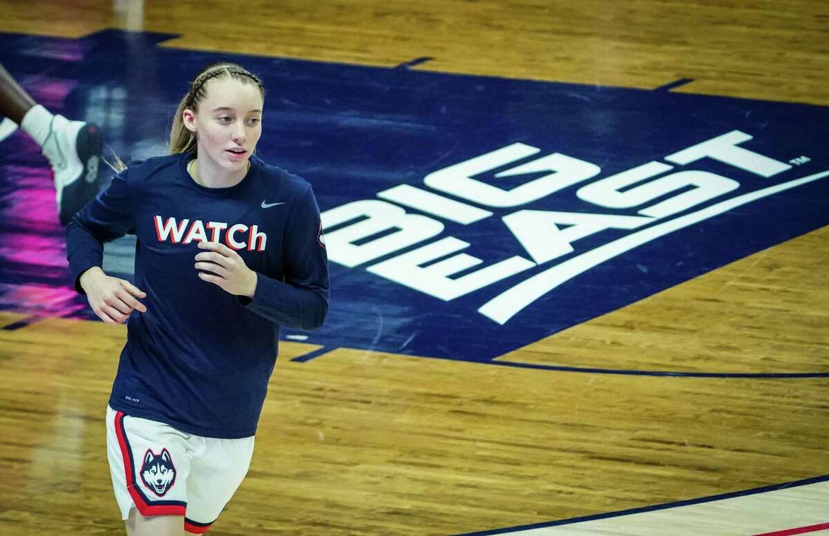 Jan 19, 2021; Storrs, Connecticut, USA; UConn Huskies guard Paige Bueckers (5) warms up before the start of the game against the Butler Bulldogs at Harry A. Gampel Pavilion. Mandatory Credit: David Butler II-USA TODAY Sports